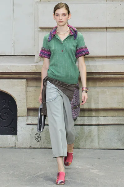 Look 25